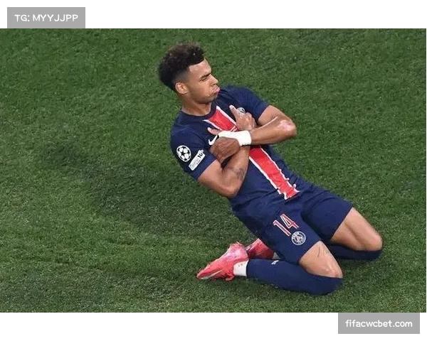 杜埃闪击破门后伤退,巴黎三球完胜梅斯重返榜首 杜埃闪击破门后伤退,巴黎三球完胜梅斯重返榜首